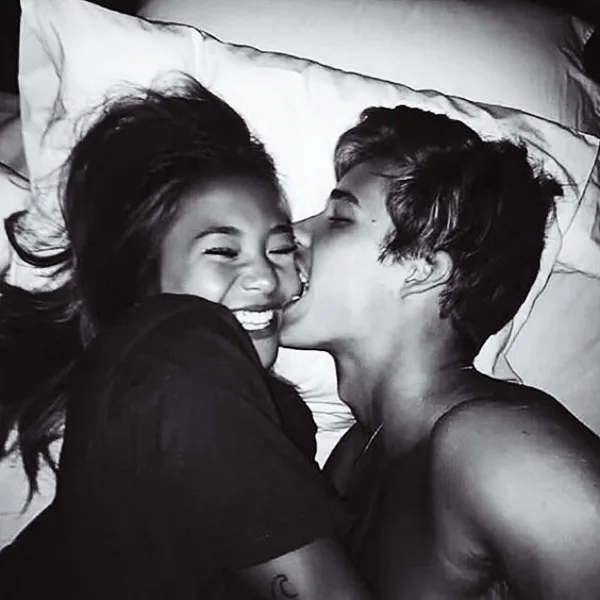 Best Selfie Poses For Couples