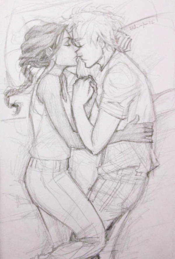 40 Romantic Couple Hugging Drawings And Sketches Buzz16