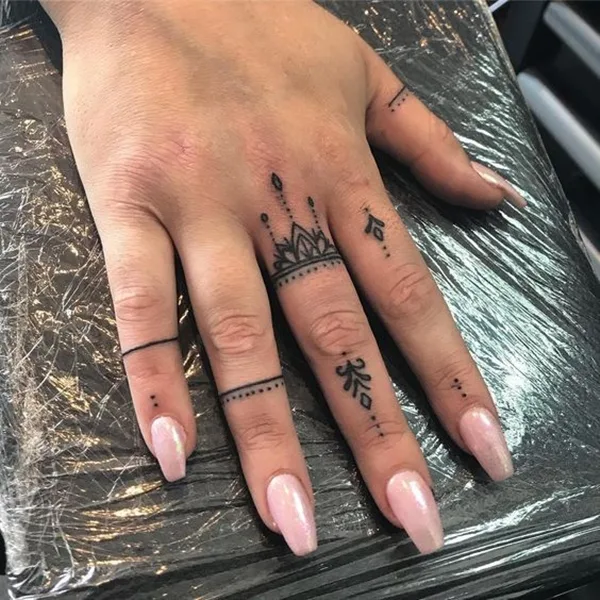 Tiny-Tattoo-Ideas-For-Working-Women