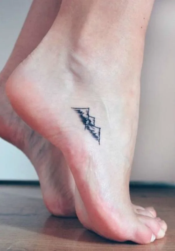 Tiny-Tattoo-Ideas-For-Working-Women
