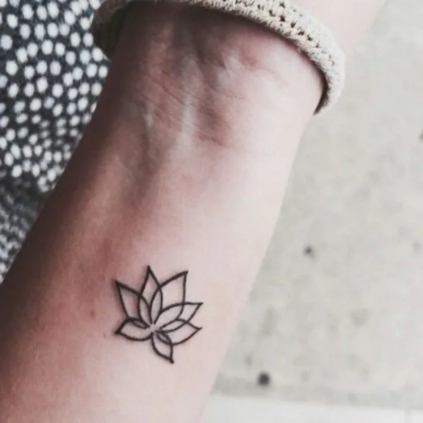 Tiny-Tattoo-Ideas-For-Working-Women