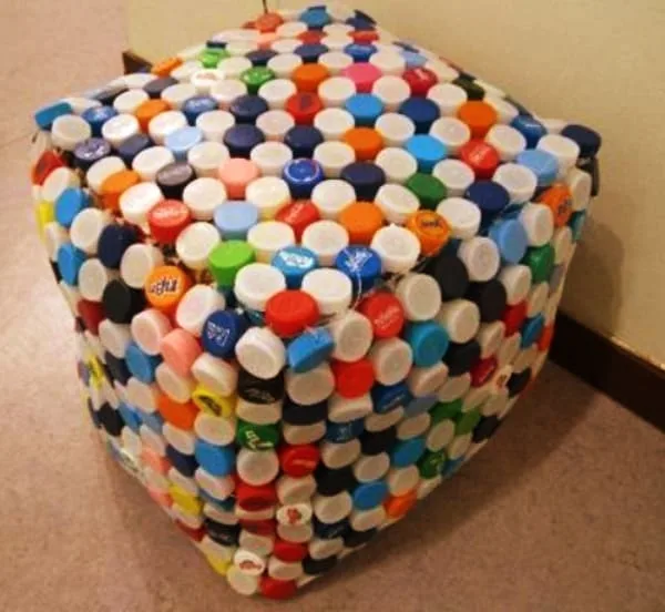40-DIY-Plastic-Bottle-Cap-Craft-Ideas