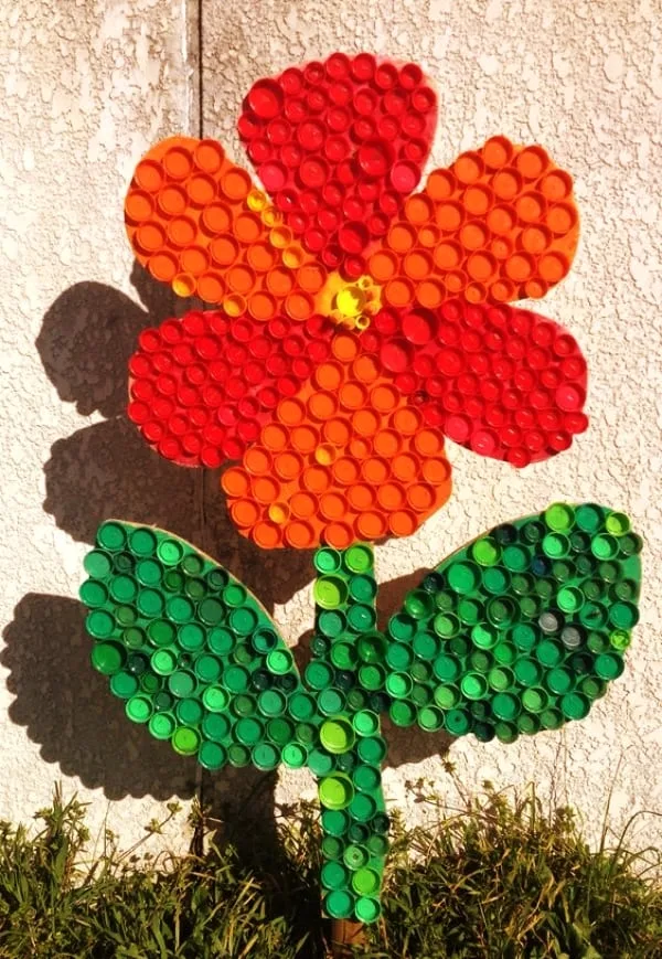 40-DIY-Plastic-Bottle-Cap-Craft-Ideas