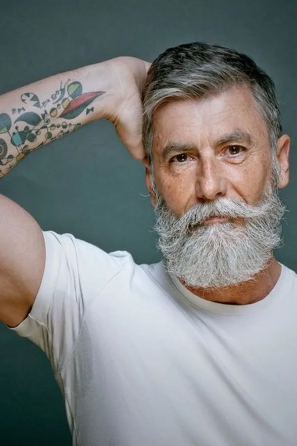 Winning-Grey-Hair-Styles-For-Men
