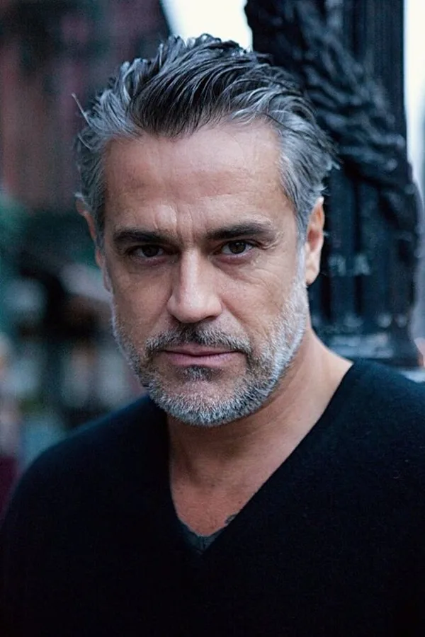 Winning-Grey-Hair-Styles-For-Men